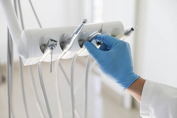 Professional Emergency Dentist technician working in Zanesville, OH